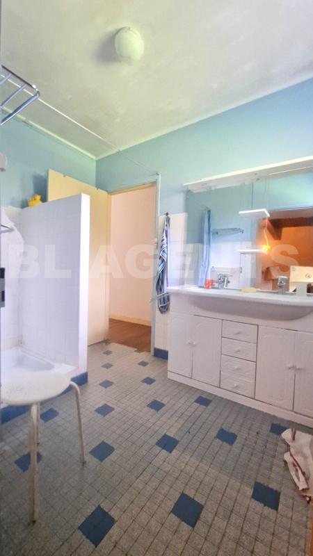 Maison - 228 m² - 7 pièces