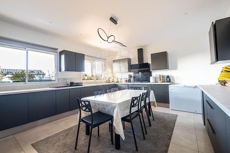 Maison - 157 m² - 7 pièces