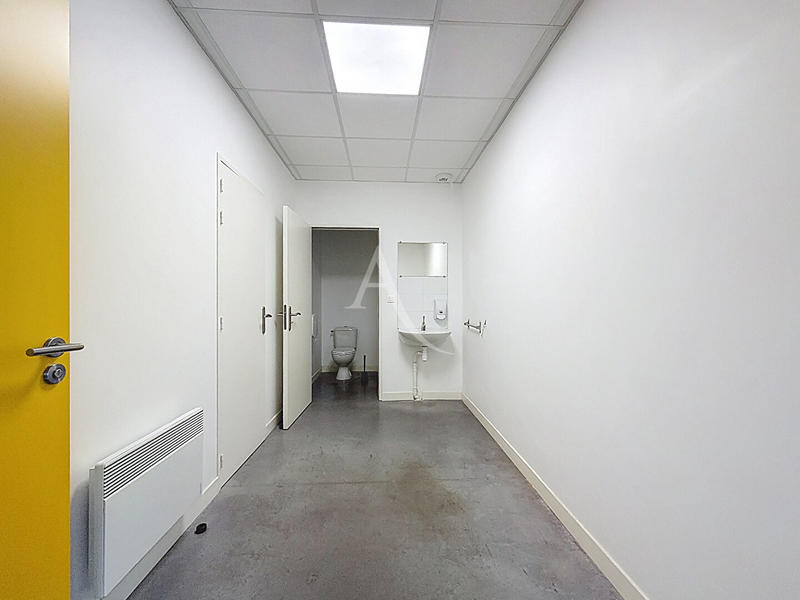 Local d'activité / Entrepôt - 800 m²