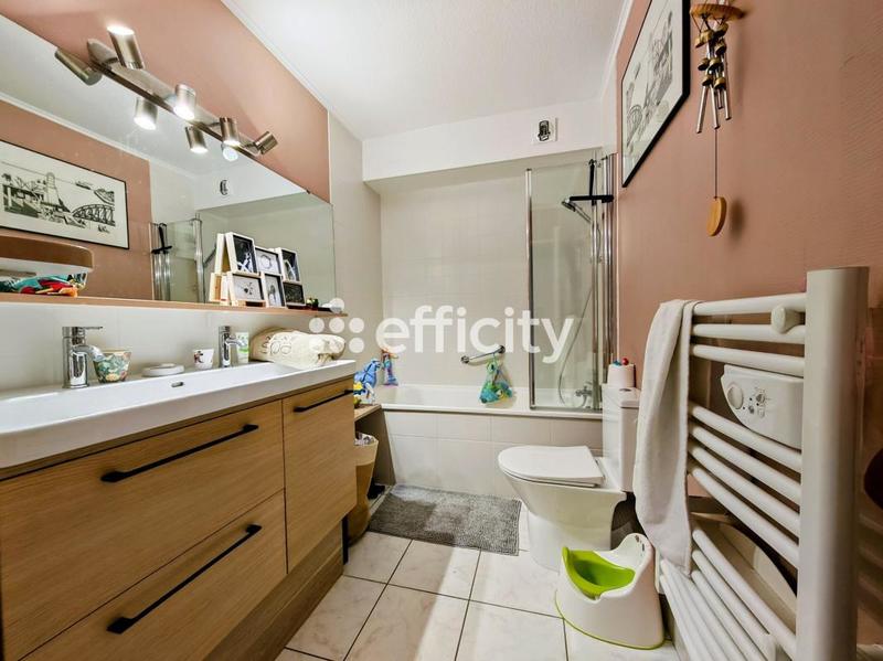 Appartement - 100 m² - 5 pièces