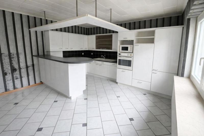 Maison - 214 m² - 7 pièces