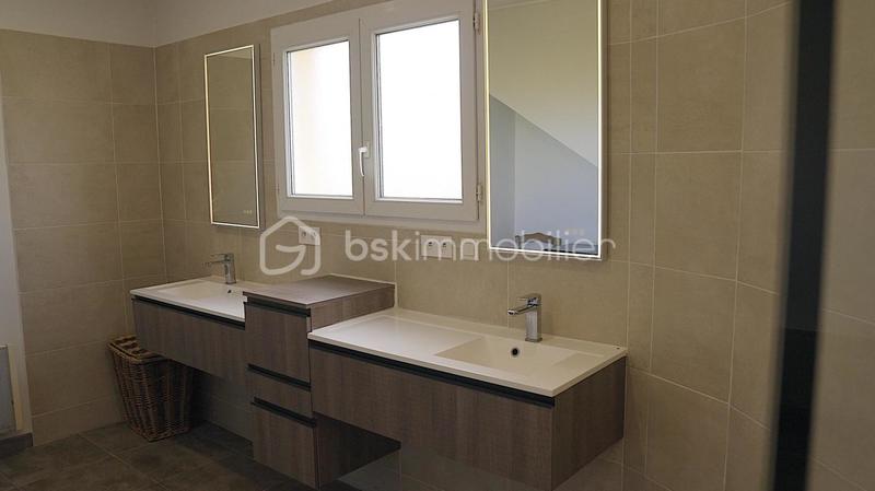 Villa - 229 m² - 7 pièces