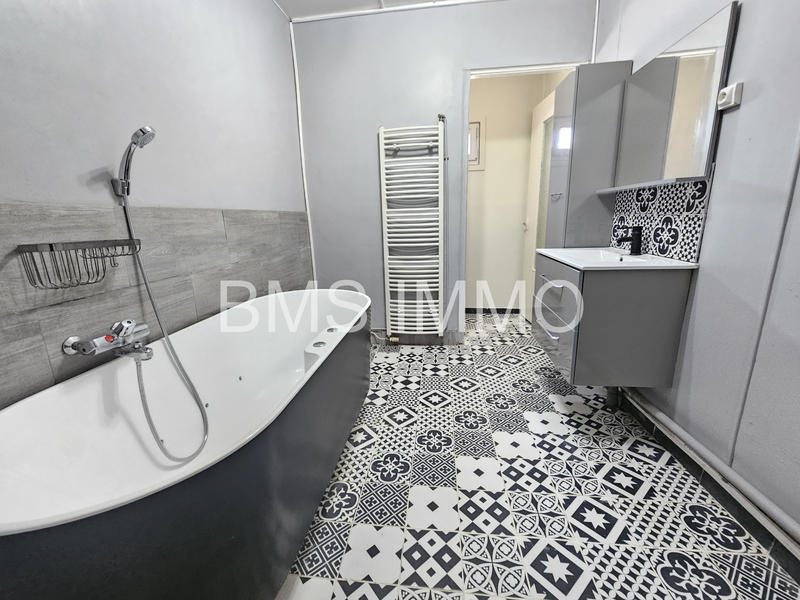 Maison - 90 m² - 3 pièces