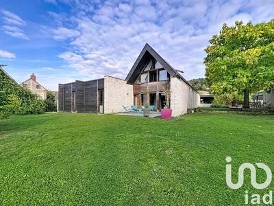 Maison - 220 m² - 8 pièces