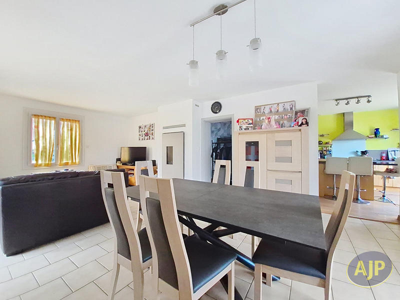 Maison - 105 m² - 5 pièces