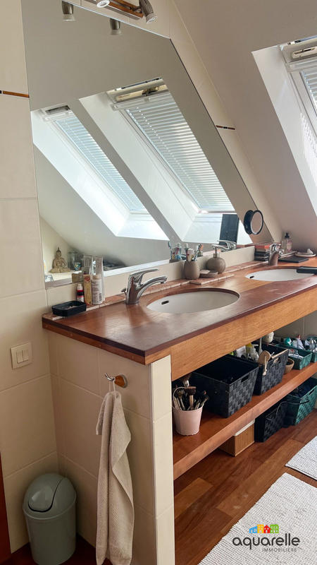 Maison - 250 m² - 7 pièces