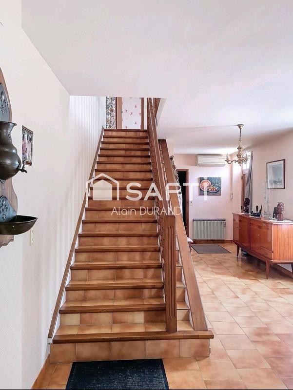 Maison - 204 m² - 7 pièces