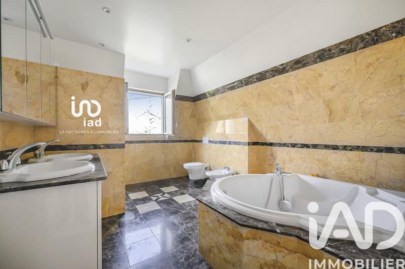 Maison - 192 m² - 6 pièces