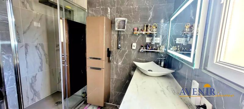 Maison - 160 m² - 5 pièces