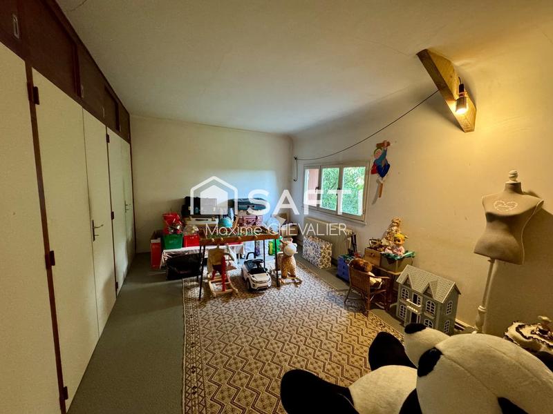 Maison - 250 m² - 8 pièces