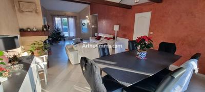 Maison - 180 m² - 8 pièces