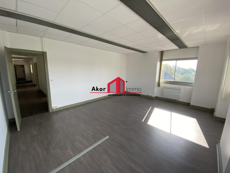 Bureau - 244 m²