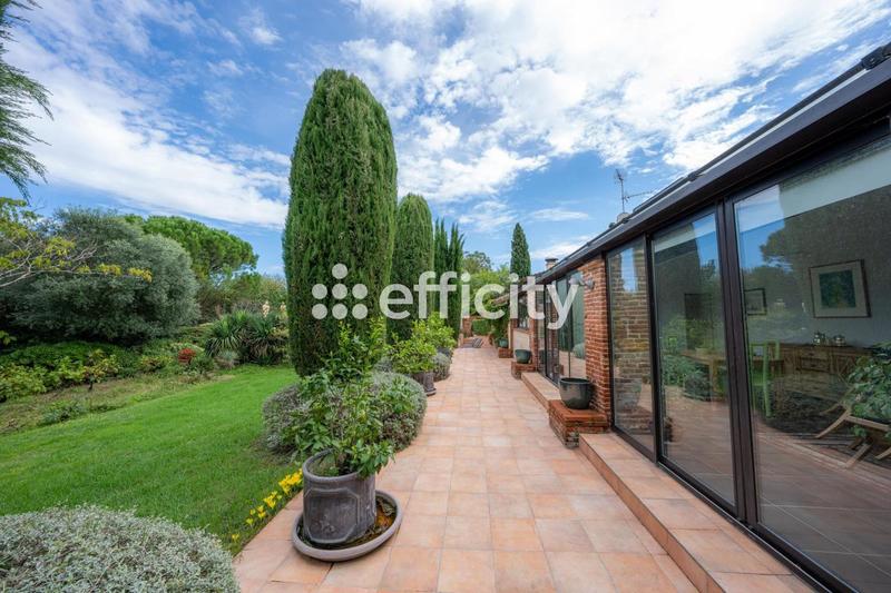 Maison - 344 m² - 7 pièces