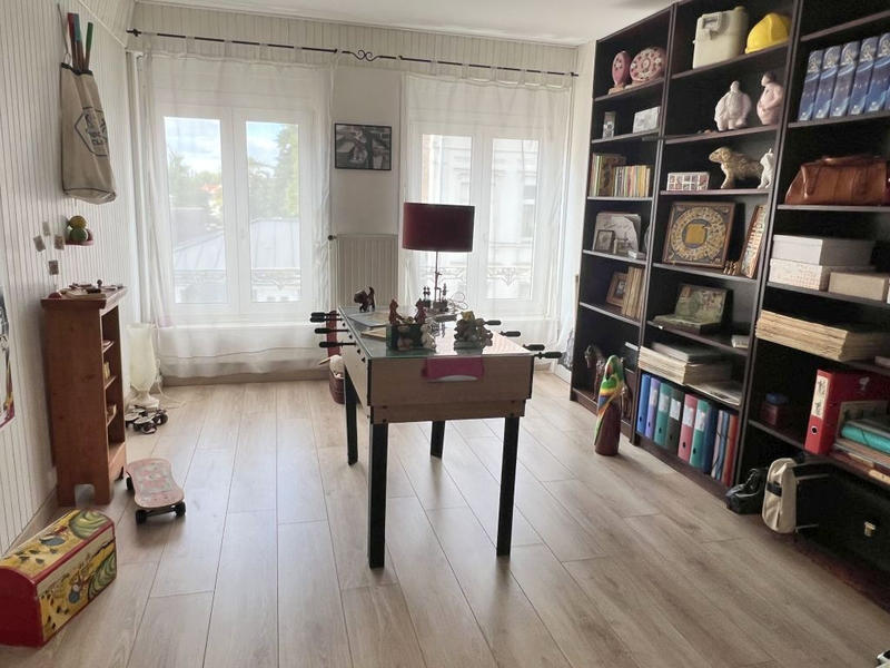 Maison - 290 m² - 8 pièces