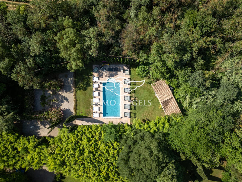 Château - 1 400 m² - 38 pièces