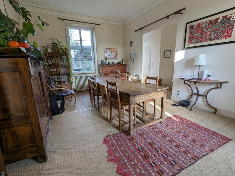 Maison - 250 m² - 10 pièces