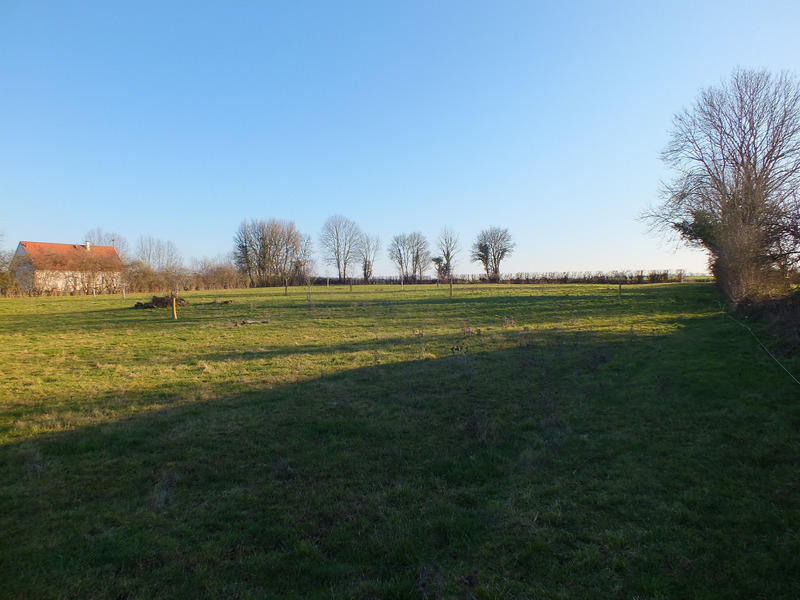 Terrain constructible - 5 990 m²