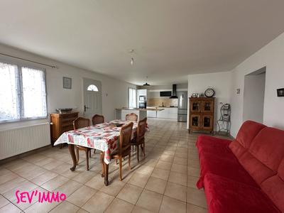 Maison - 92 m² - 4 pièces