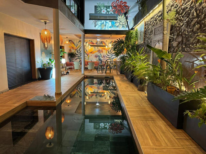 Maison - 198 m² - 10 pièces