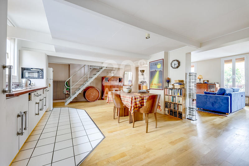 Appartement - 90 m² - 3 pièces