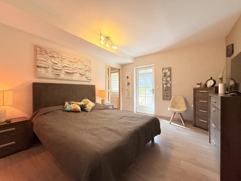 Propriété - 177 m² - 9 pièces