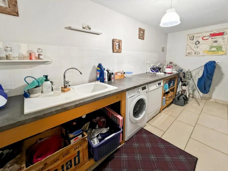 Propriété - 180 m² - 5 pièces