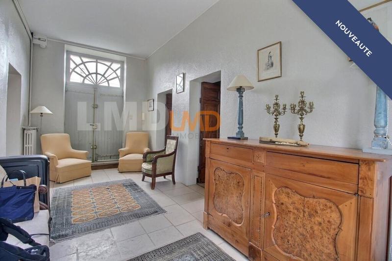 Demeure - 261 m² - 8 pièces