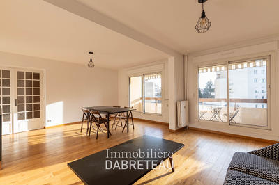 Appartement - 107 m² - 4 pièces