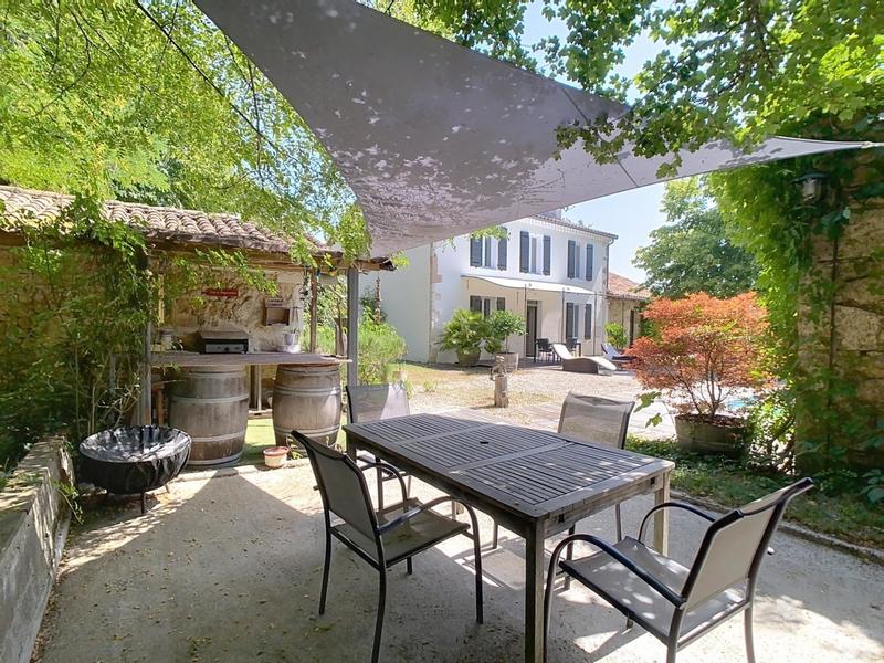 Maison - 231 m² - 10 pièces