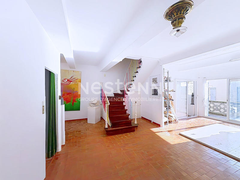 Maison - 215 m² - 7 pièces