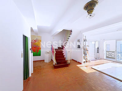 Maison - 240 m² - 7 pièces