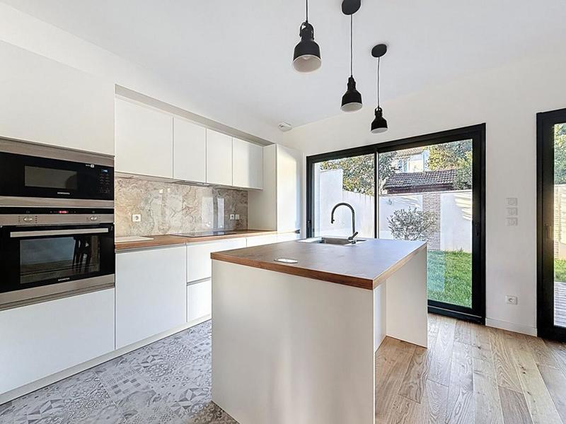 Maison - 95 m² - 5 pièces