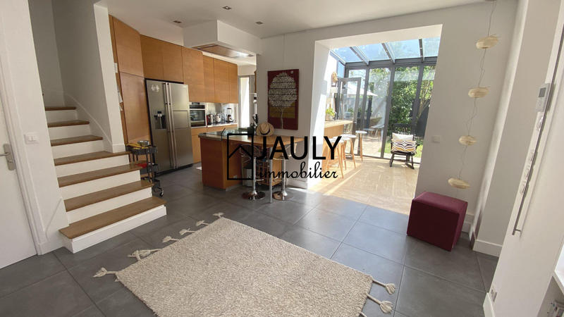 Maison - 300 m² - 9 pièces