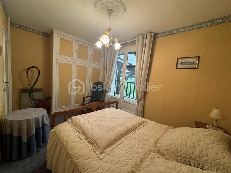 Propriété - 261 m² - 10 pièces