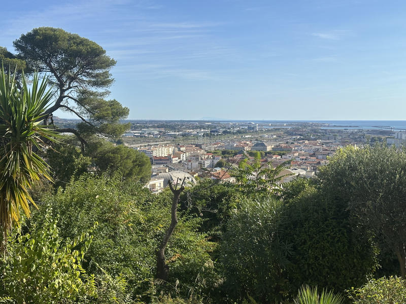 Maison - 99 m² - 5 pièces