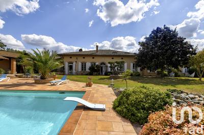 Maison - 435 m² - 11 pièces