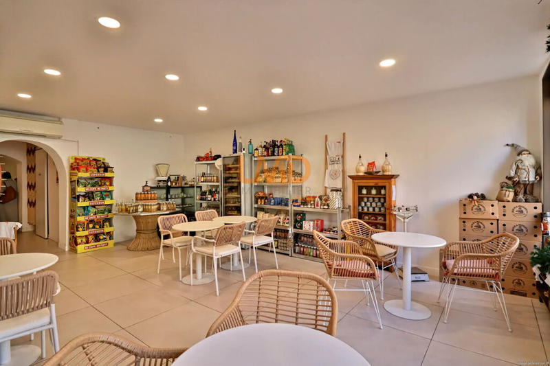 Bureau - 121 m² - 6 pièces