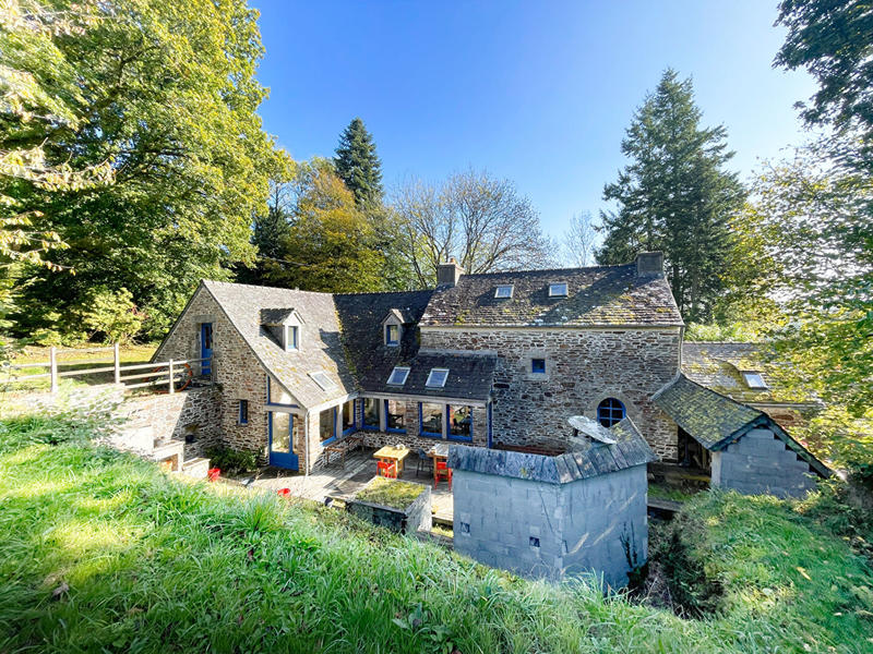 Maison - 260 m² - 8 pièces