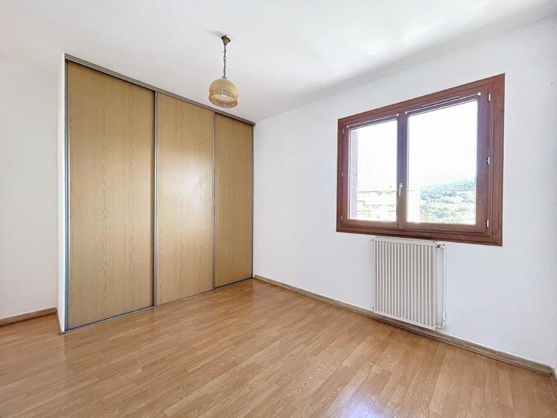 Appartement - 85 m² - 3 pièces