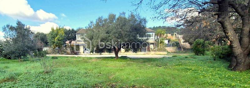 Propriété - 356 m² - 8 pièces