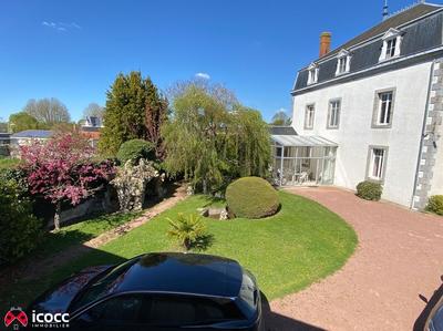 Maison bourgeoise - 222 m² - 9 pièces