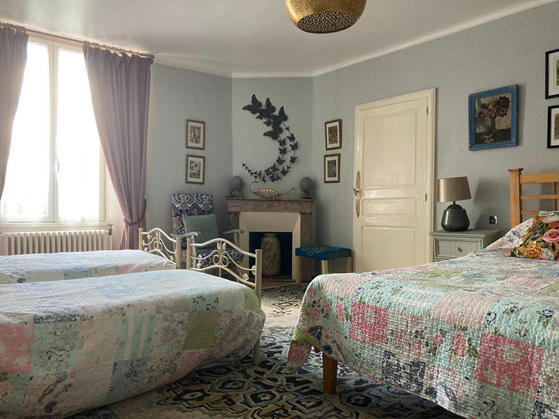 Maison - 270 m² - 11 pièces