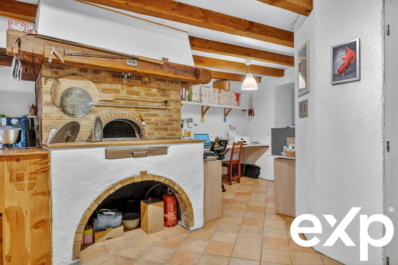 Maison - 438 m² - 12 pièces