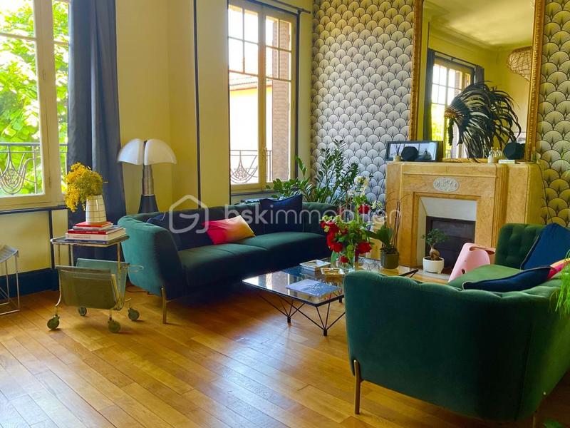 Maison de maîtres - 480 m² - 9 pièces