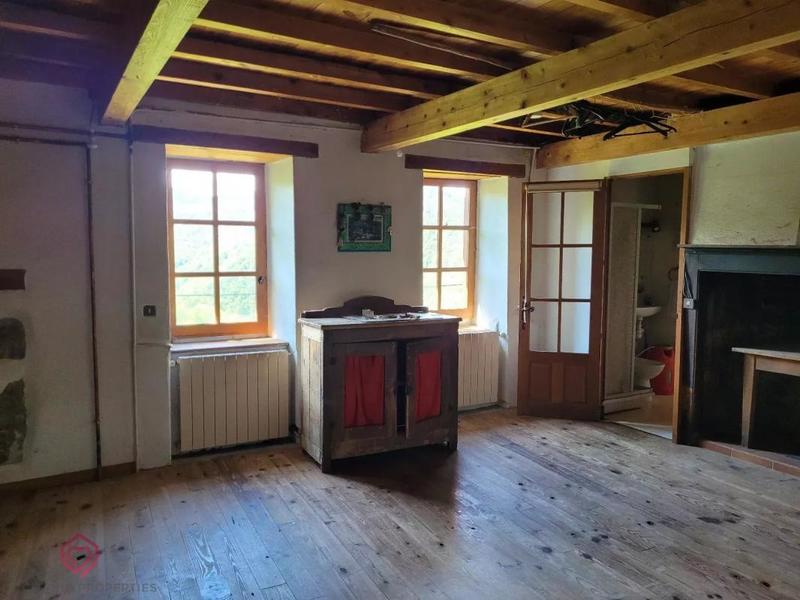 Maison - 96 m² - 6 pièces