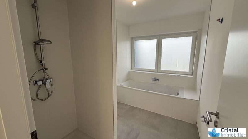 Appartement - 100 m² - 4 pièces