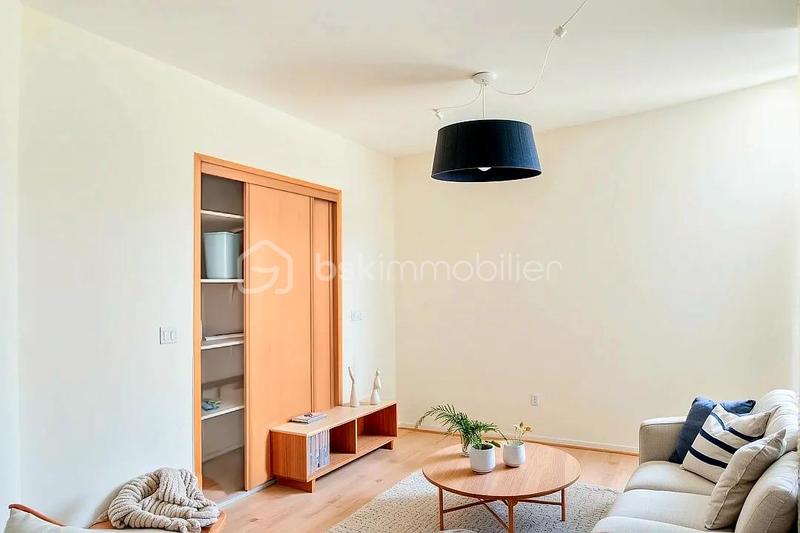 Appartement - 90 m² - 5 pièces