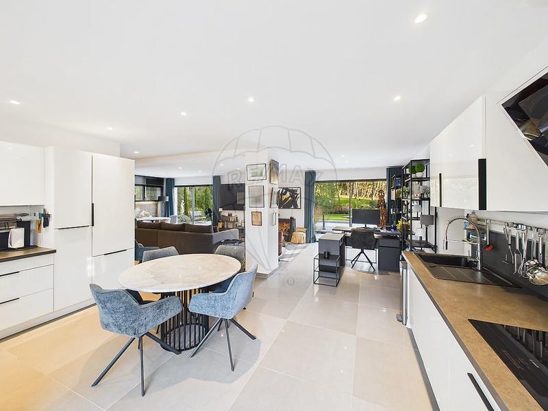 Maison - 185 m² - 7 pièces