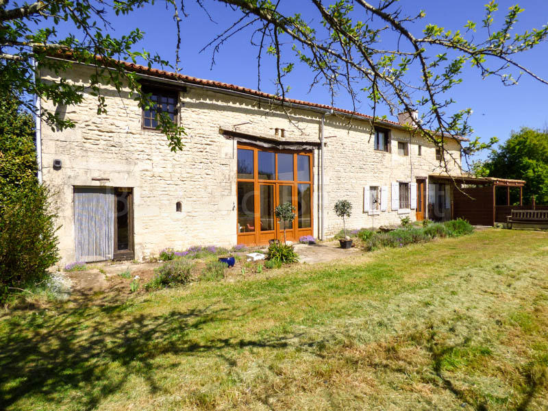 Maison en pierre - 224 m² - 8 pièces