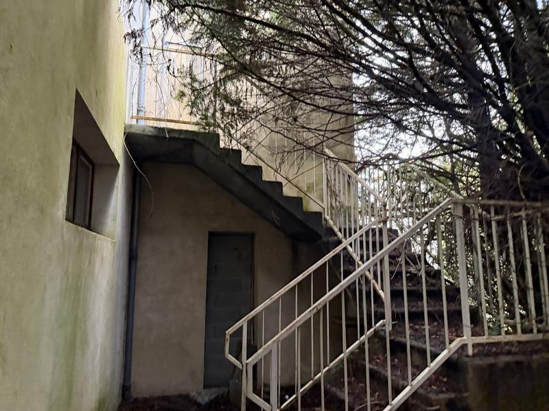 Maison - 1 500 m² - 7 pièces